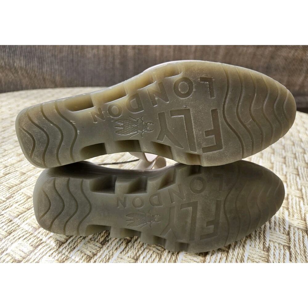 Fly London Piat Light Taupe Leather Mary Jane Wedge Shoes 39 US 8 8.5 - Picture 8 of 11